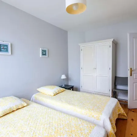 Au Centre-ville De Saint-jean-de-luz, Et Commerces A Proximite - Fr-1-4-651 Apartment